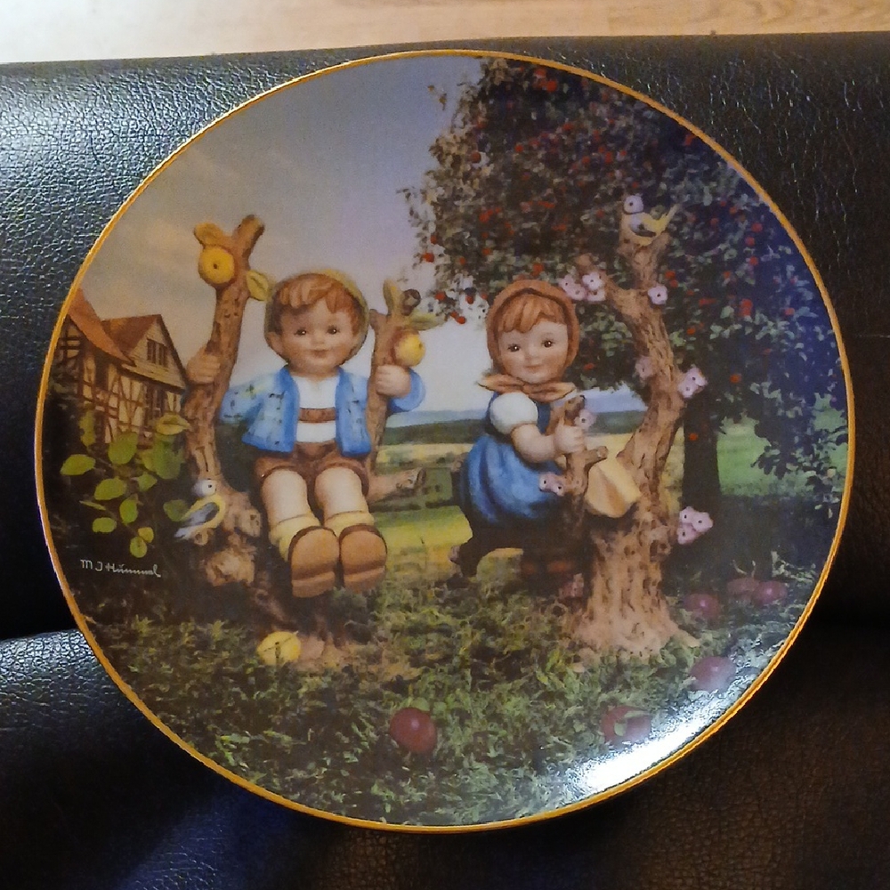 Vintage M. J. Hummel 'Apple Tree boy & girl' decorative plate